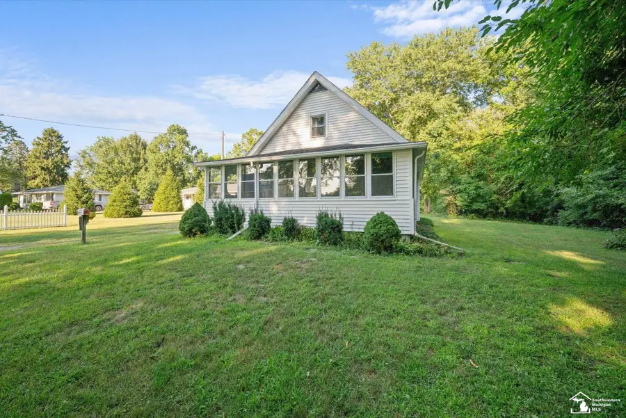 12202 Harris ST, Carleton, MI 48117 - #2