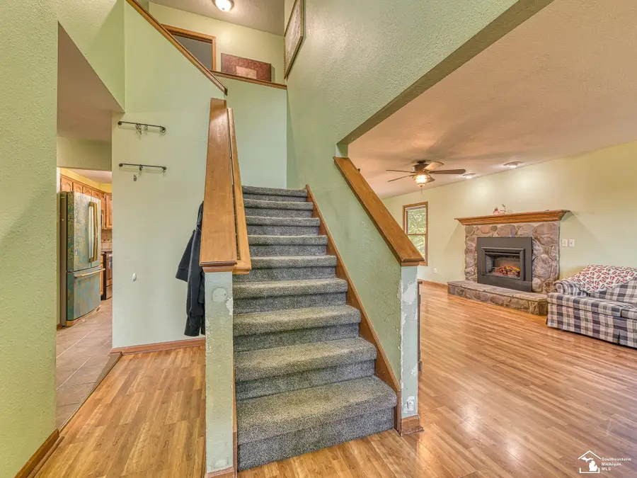 1113 W Sterns RD, Temperance, MI 48182 - #3