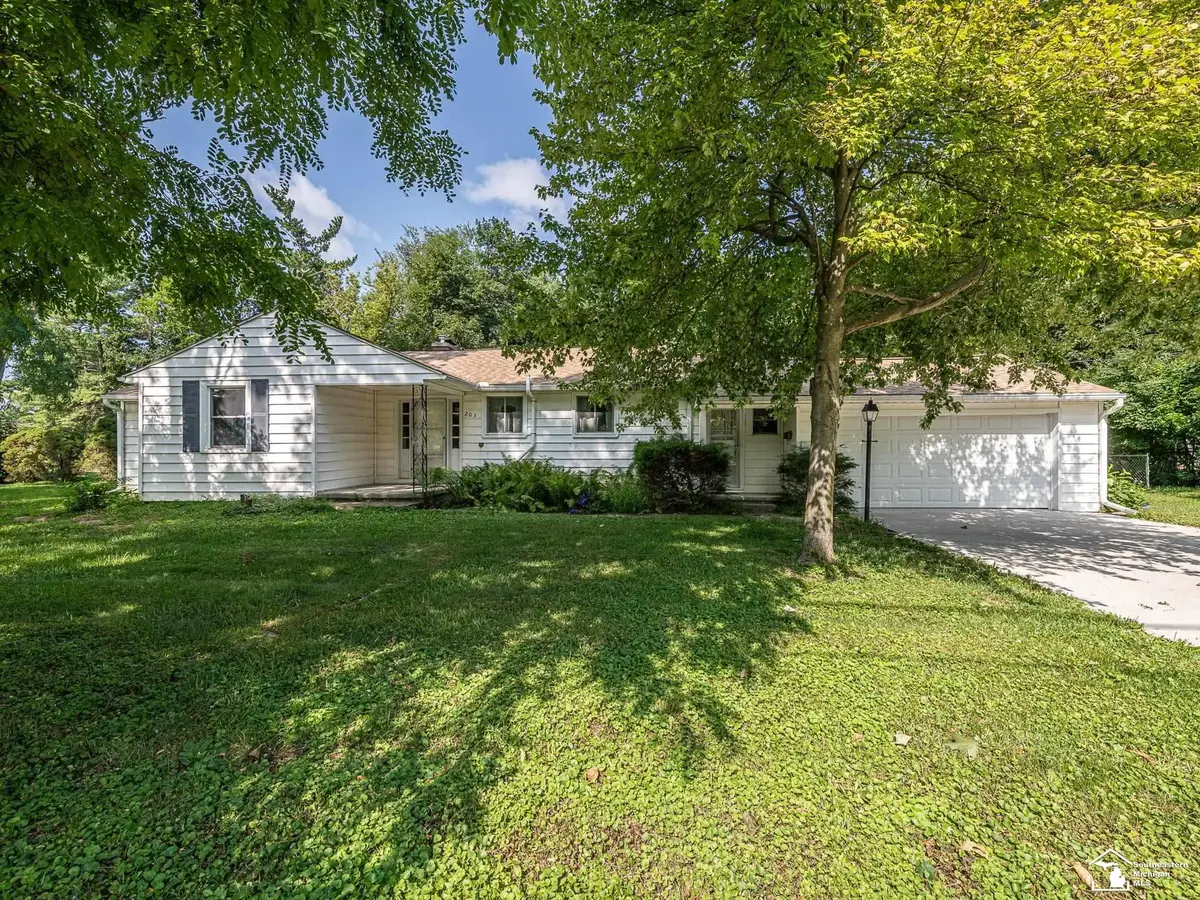 203 S Adrian ST, Tecumseh, MI 49286 - #1