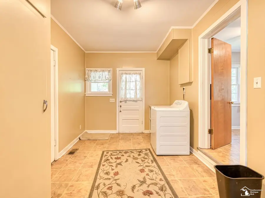203 S Adrian ST, Tecumseh, MI 49286 - #3