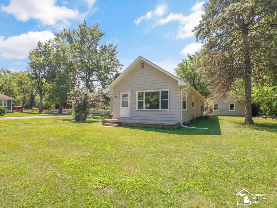 82 E Chestnut ST, Petersburg, MI 49270 - #2