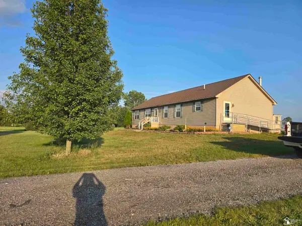 10301 Hoffman RD, Maybee, MI 48159
