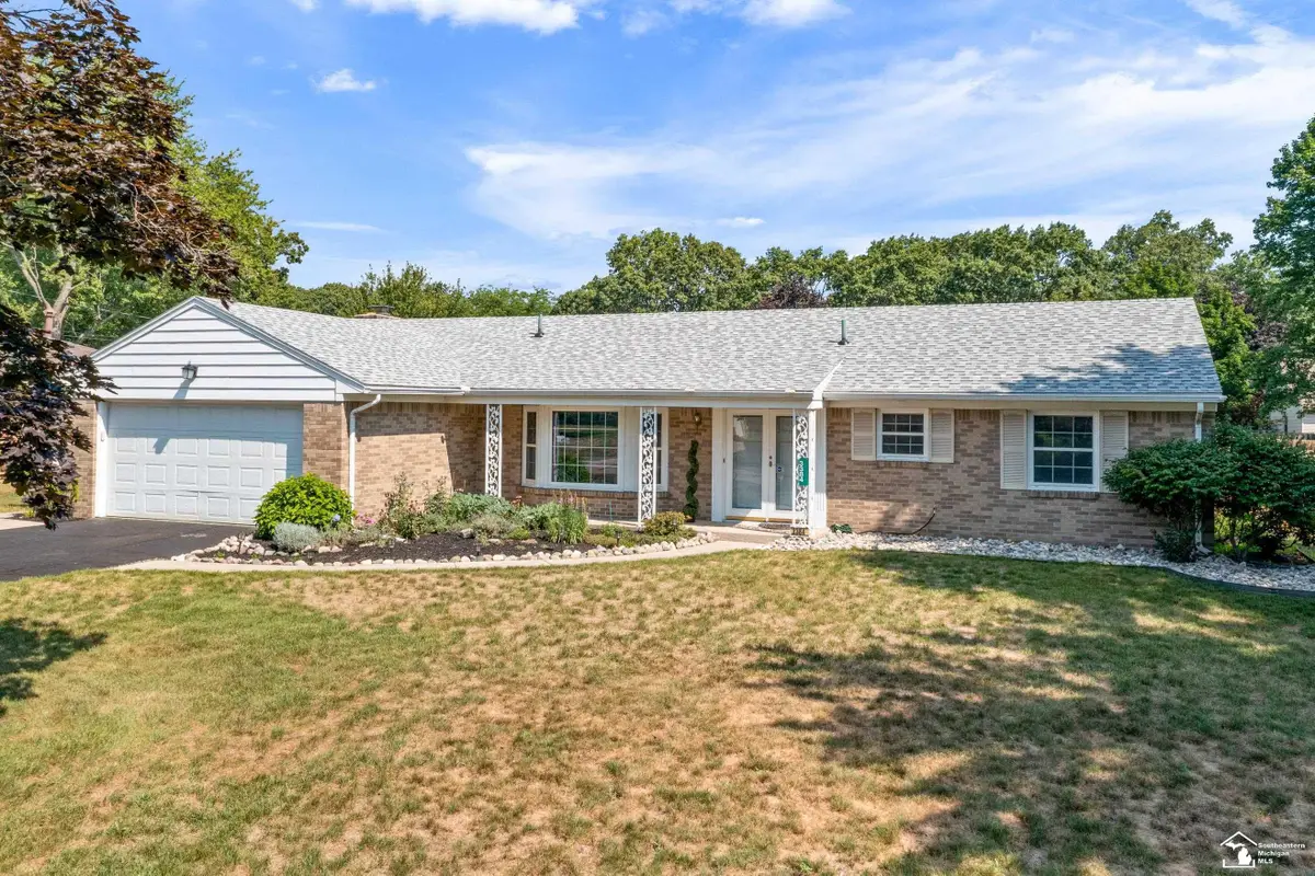 3384 Springdale DR, Lambertville, MI 48144 - #1