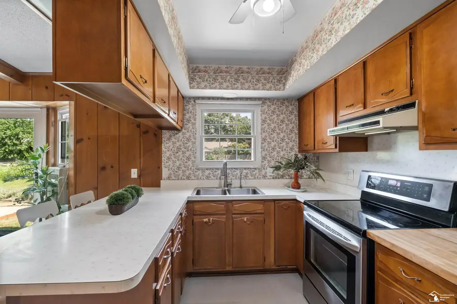 3384 Springdale DR, Lambertville, MI 48144 - #3