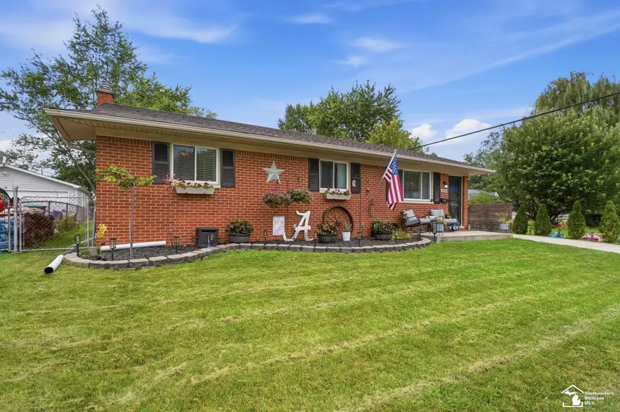 31510 Silver Creek LN, Rockwood, MI 48173 - #3