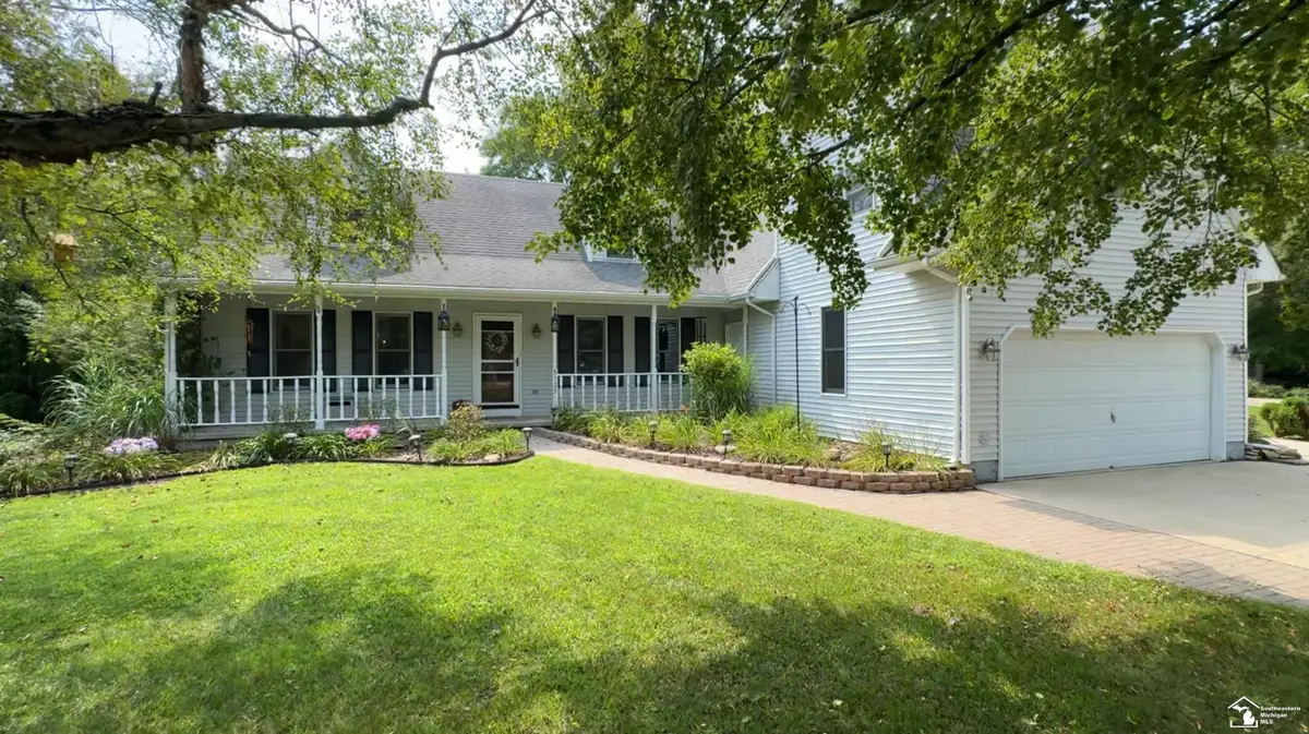 8525 Summerfield RD, Lambertville, MI 48144 - #1