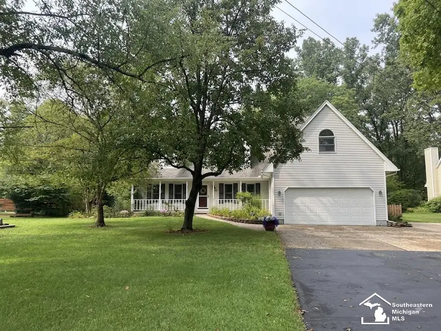 8525 Summerfield RD, Lambertville, MI 48144 - #2