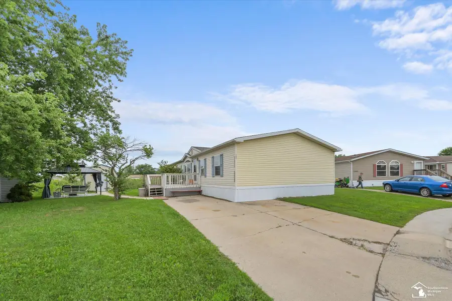 584 PINE TREE CT, Monroe, MI 48162 - #2