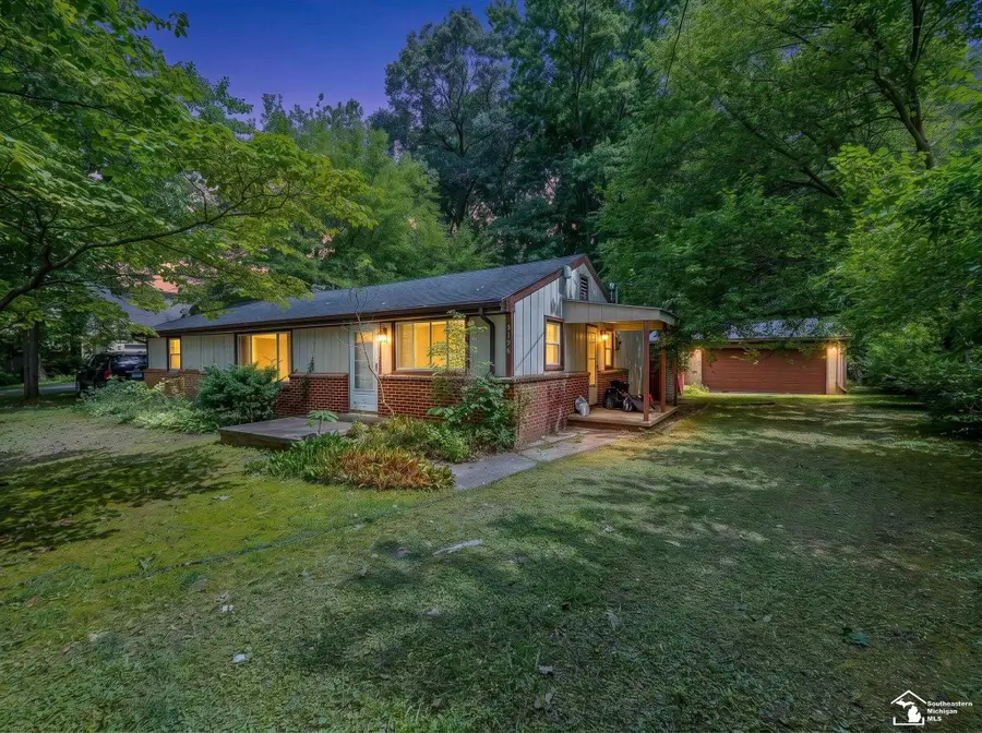 3198 W Sterns RD, Lambertville, MI 48144 - #2