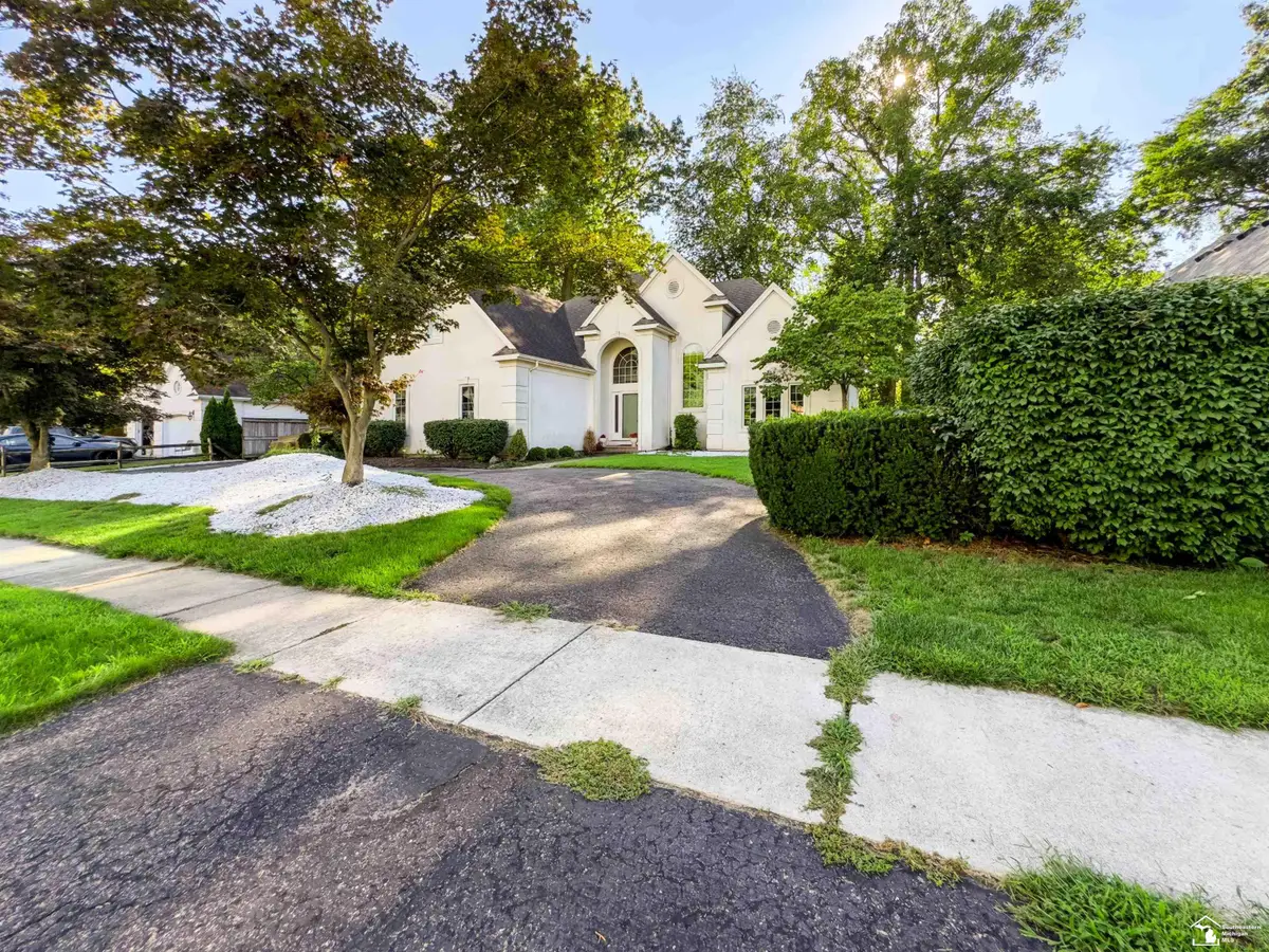 7241 Hidden Valley DR, Lambertville, MI 48144 - #1