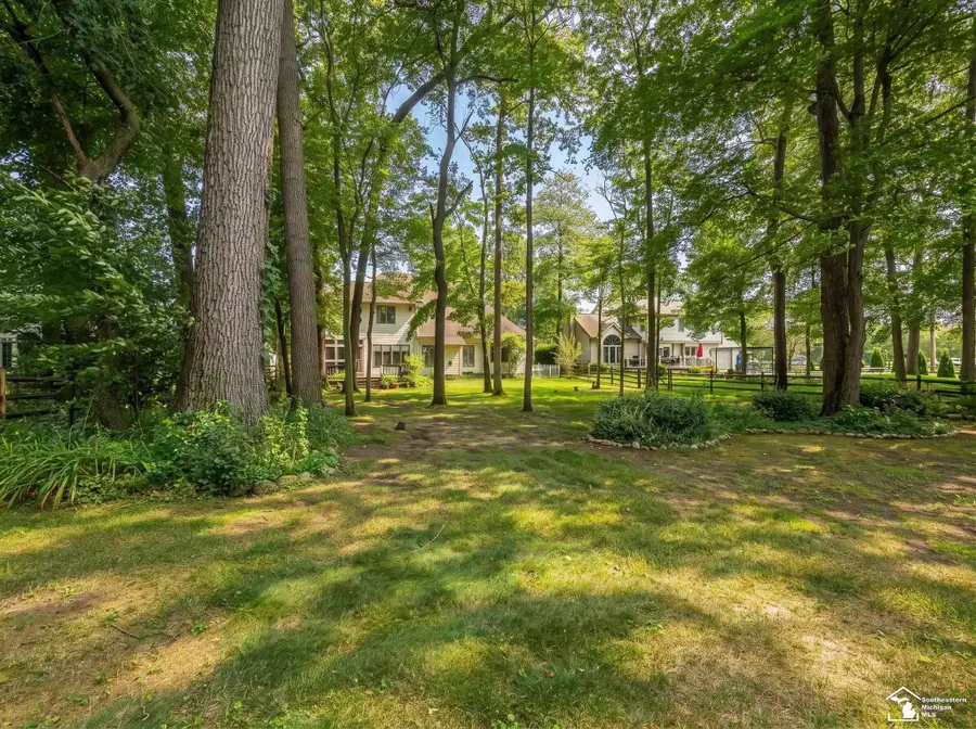 3530 Deepwood DR, Lambertville, MI 48144 - #2