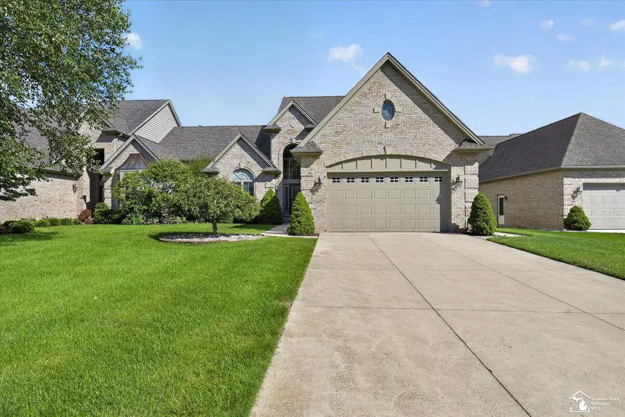 945 Saint James Park AVE, Monroe, MI 48161 - #2