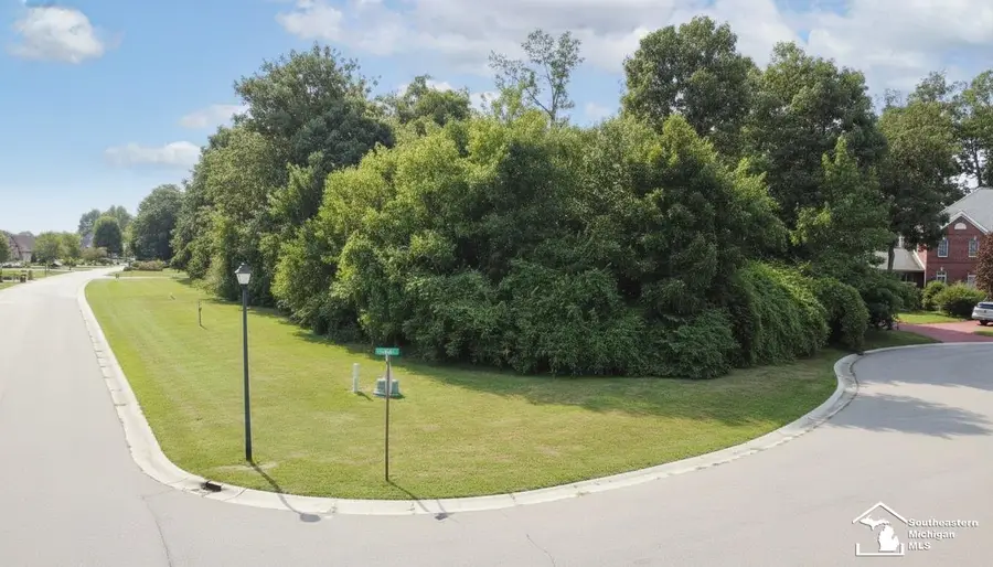 1037 Abbey RD, Monroe, MI 48161 - #2