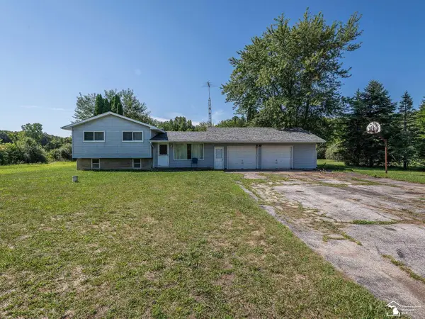 12347 S Custer RD, Dundee, MI 48131
