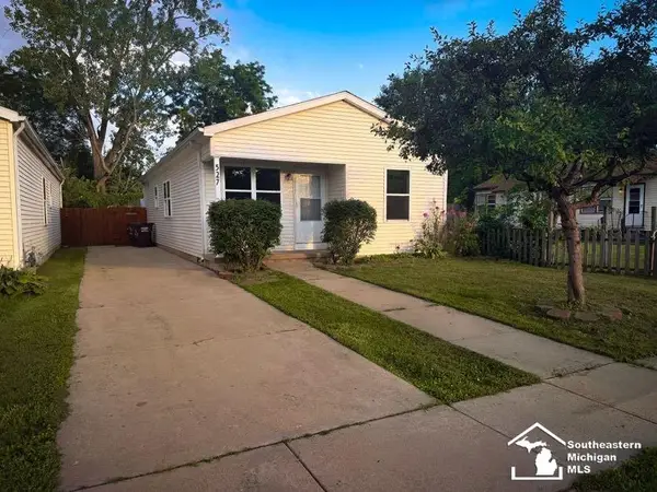 527 Railroad ST, Monroe, MI 48161