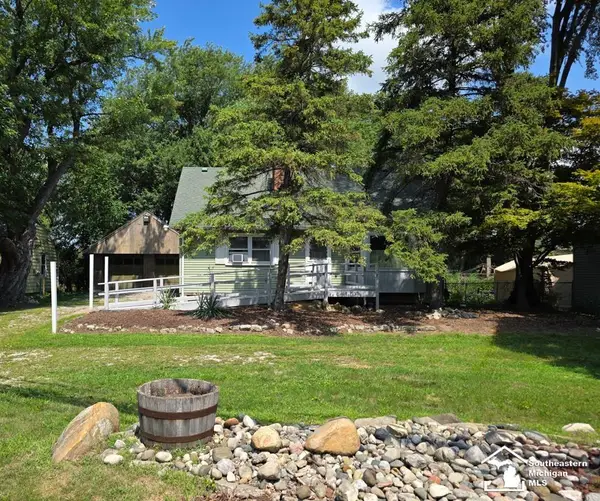 1592 Stewart RD, Monroe, MI 48162