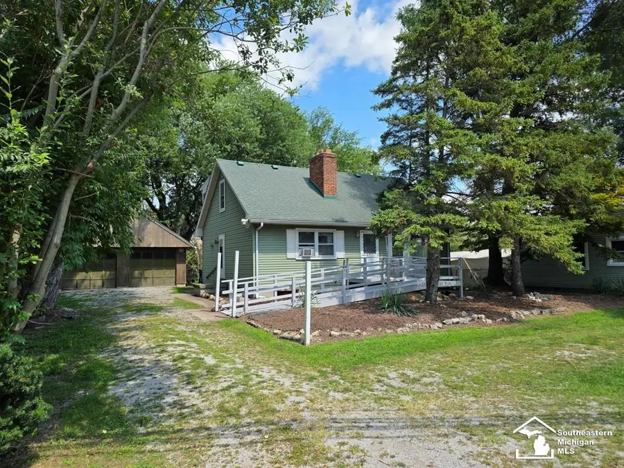 1592 Stewart RD, Monroe, MI 48162 - #2