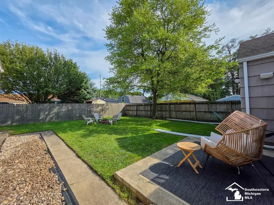 15476 Charles ST, Monroe, MI 48161 - #3