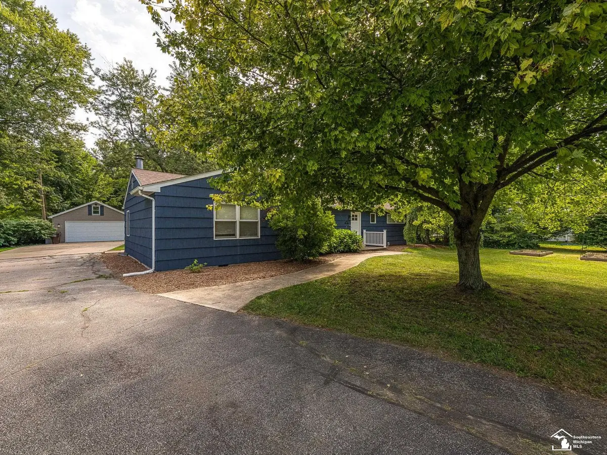 2621 Bluebush RD, Monroe, MI 48162 - #1