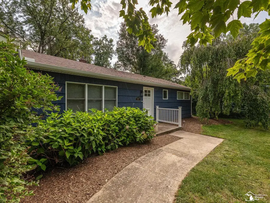 2621 Bluebush RD, Monroe, MI 48162 - #3