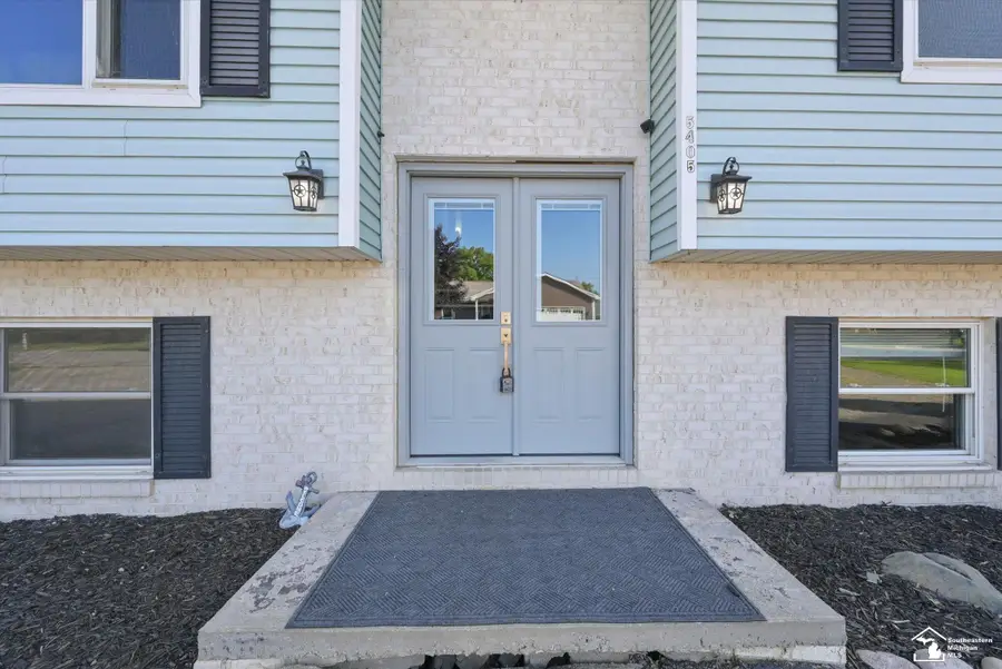 5405 PLUM CREEK DR, Monroe, MI 48161 - #3