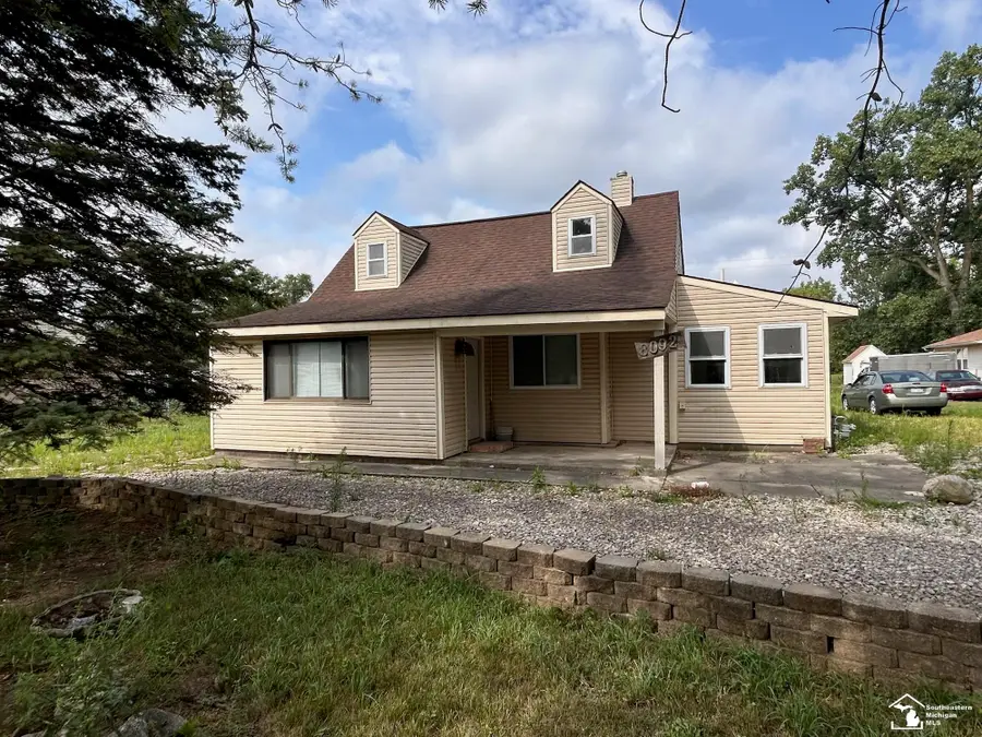 8092 Marlowe AVE, Belleville, MI 48111 - #3