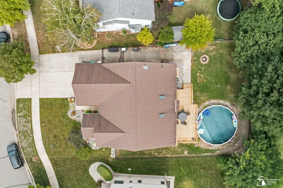 9116 Susan CIR, Newport, MI 48166 - #2