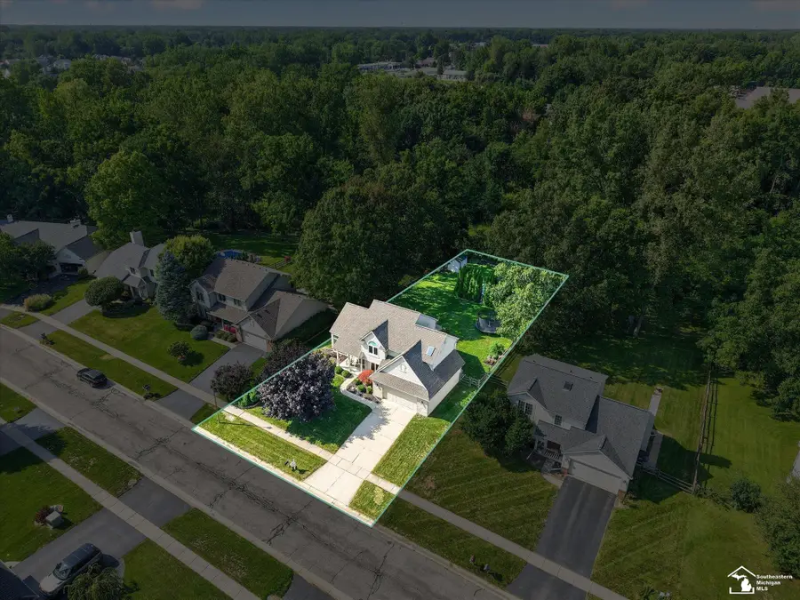 870 Hickory Creek DR, Temperance, MI 48182 - #2