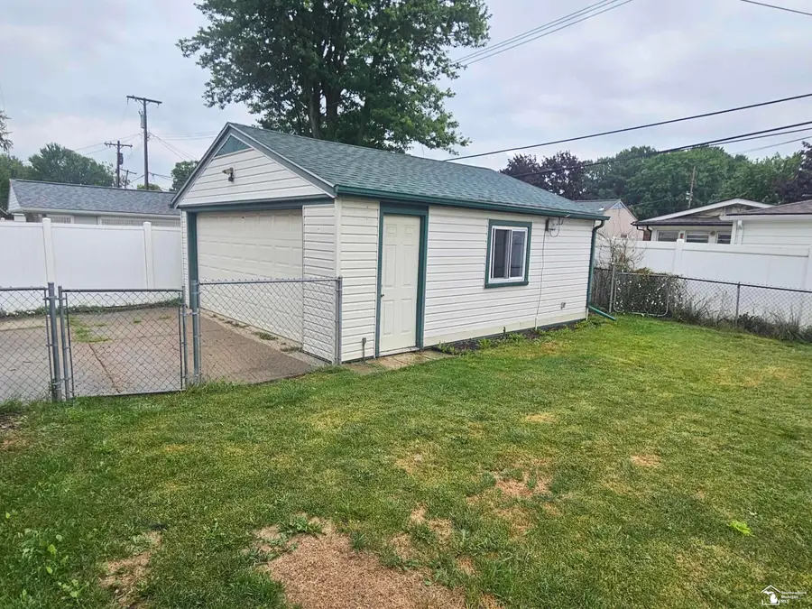 20900 Millard ST, Taylor, MI 48180 - #3