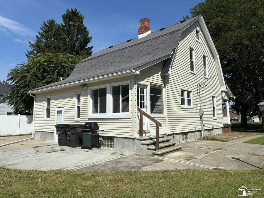 42 E Elm ST, Petersburg, MI 49270 - #3