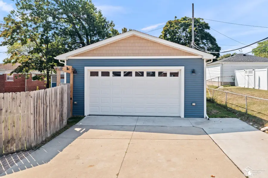 2320 Sherwood ST, Trenton, MI 48183 - #3
