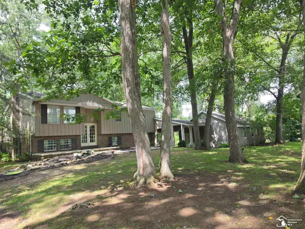 11589 Brookshire DR, Temperance, MI 48182