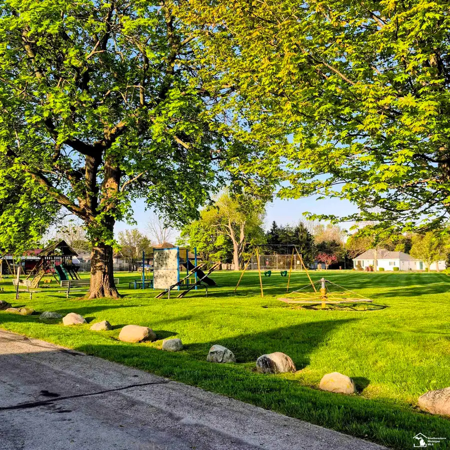 4509 Dixon RD, Newport, MI 48166 - #3