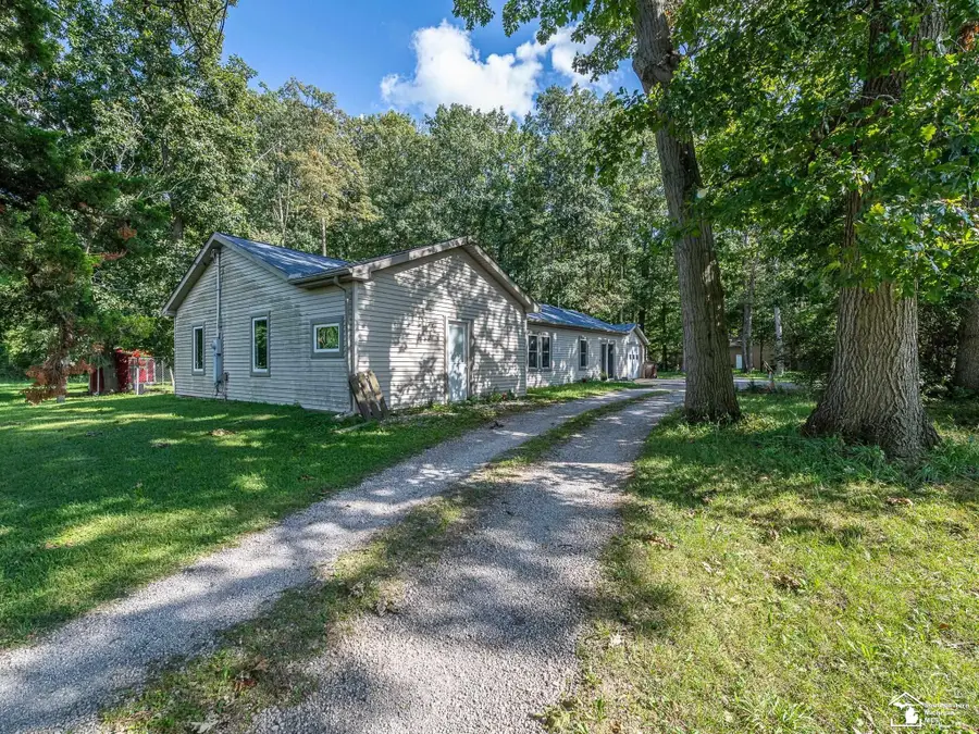 8945 S Custer RD, Monroe, MI 48161 - #2