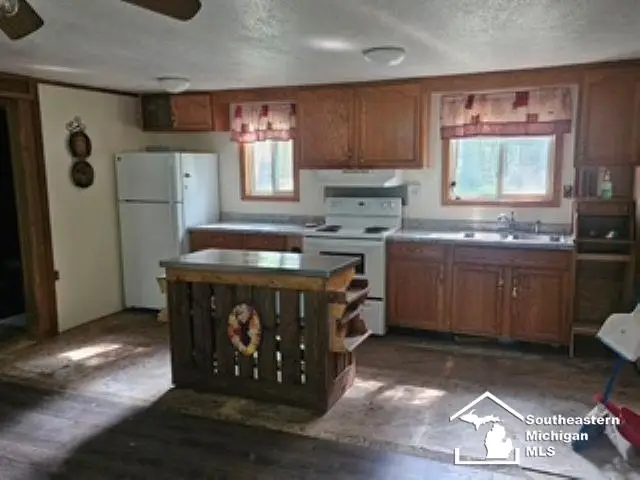 5374 Ferndale DR, Harrison, MI 48625 - #2