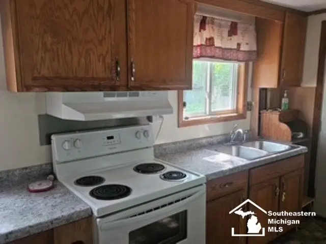 5374 Ferndale DR, Harrison, MI 48625 - #3