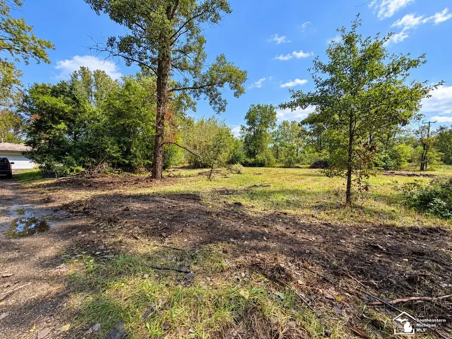 6718 Colf RD, Carleton, MI 48117 - #2