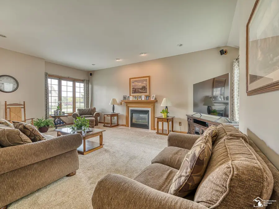 2886 E Country LN, Monroe, MI 48162 - #3
