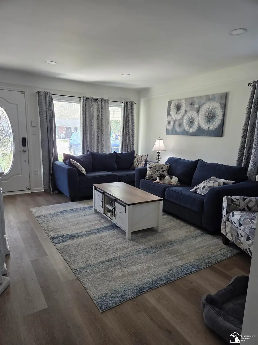 18701 Hamann ST, Riverview, MI 48193 - #3