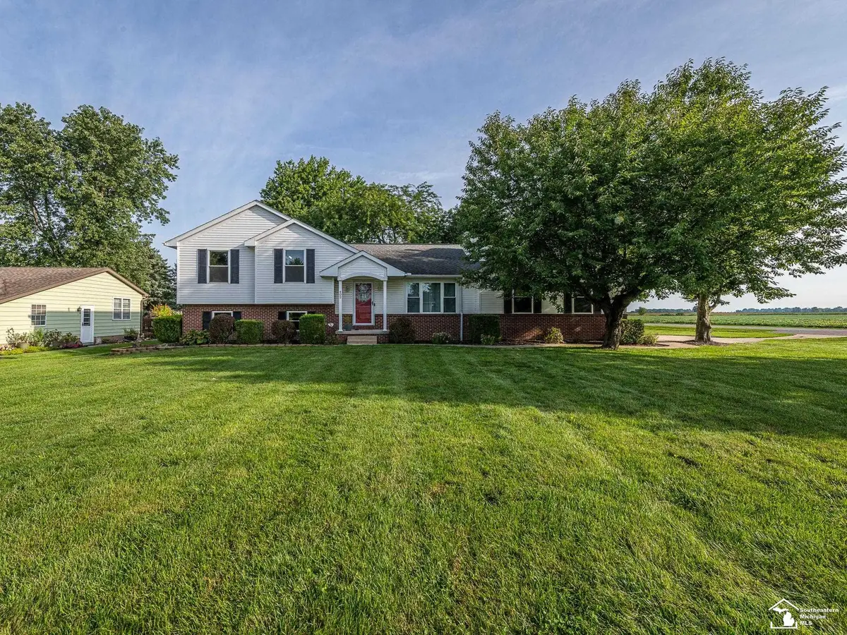 402 East BLVD, Blissfield, MI 49228 - #1