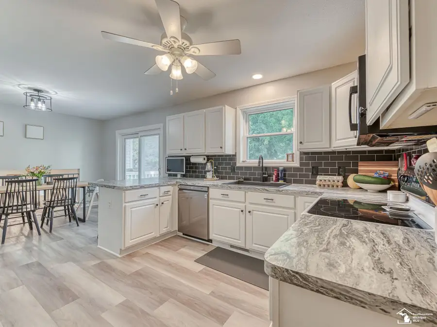 402 East BLVD, Blissfield, MI 49228 - #3