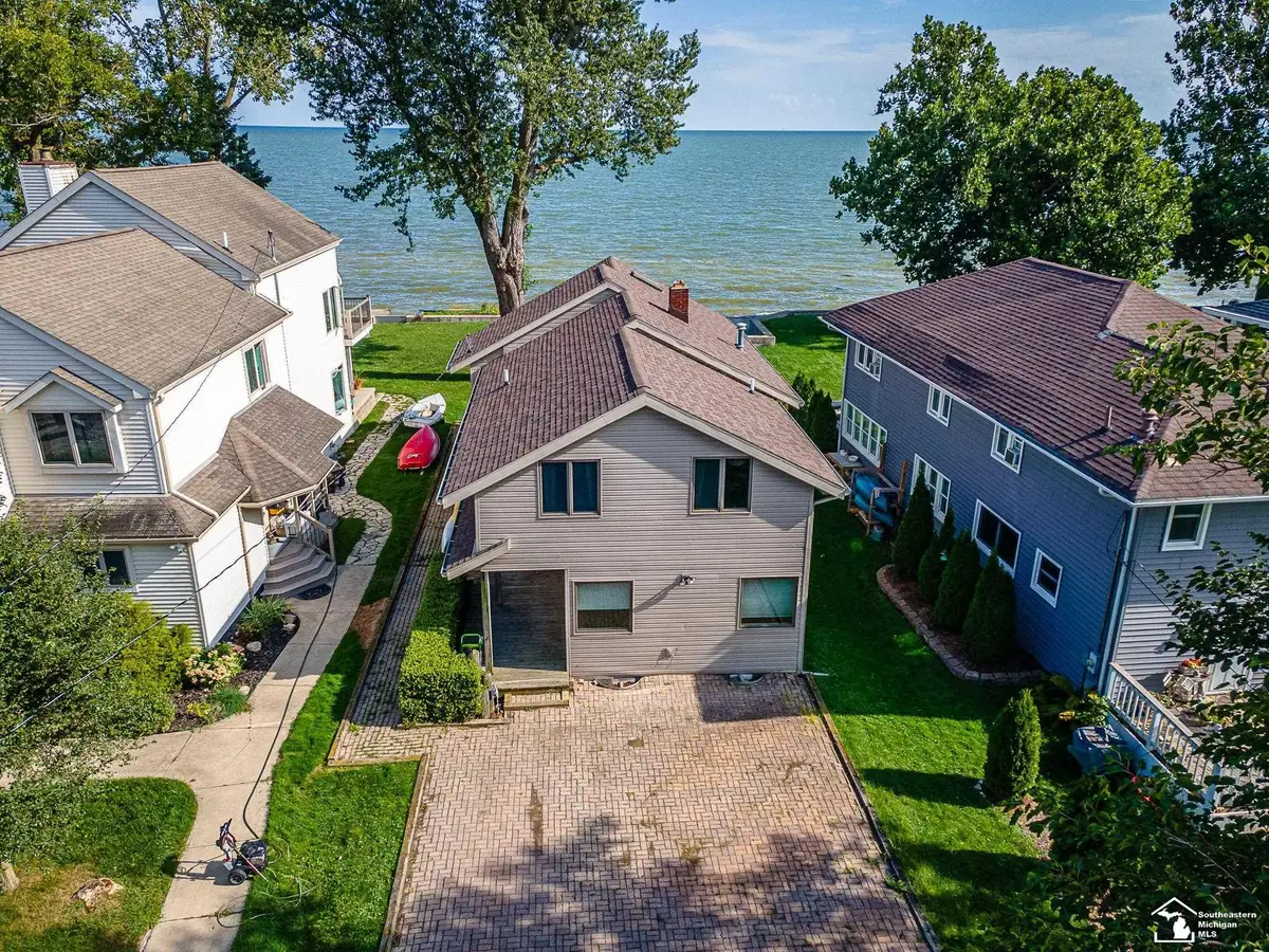 3360 Lakeshore DR, Monroe, MI 48162 - #1