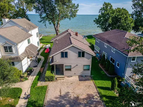 3360 Lakeshore DR, Monroe, MI 48162