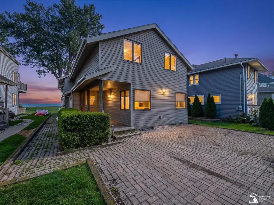 3360 Lakeshore DR, Monroe, MI 48162 - #3