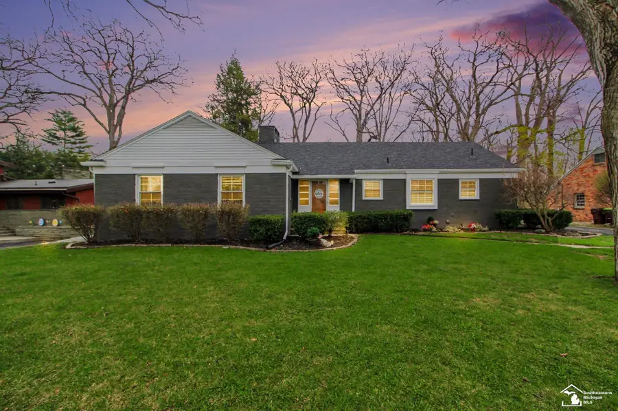 330 Cole RD, Monroe, MI 48162 - #2