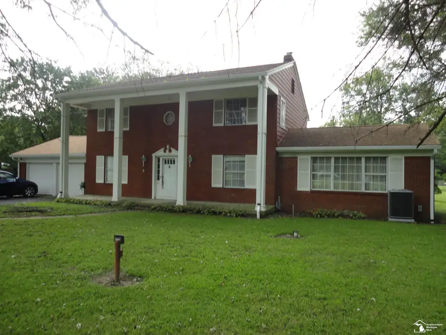 2633 Smith RD, Lambertville, MI 48144 - #2