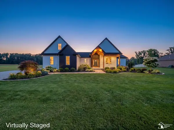 2706 S Custer RD, Monroe, MI 48161