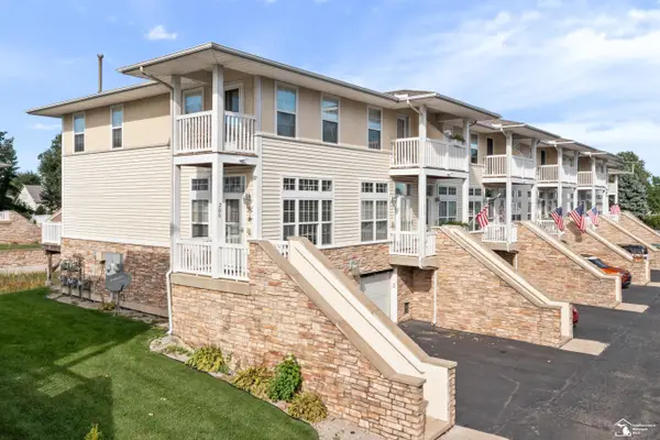 200 Beachwalk TRL, LunaPier, MI 48157