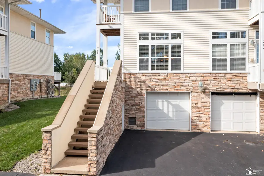 200 Beachwalk TRL, Luna Pier, MI 48157 - #2