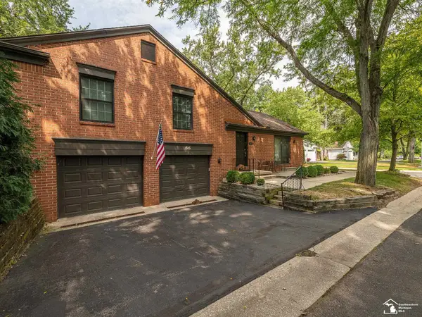 66 Linswood DR, Monroe, MI 48162